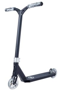 Striker Lux Youth Scooter Black Silver